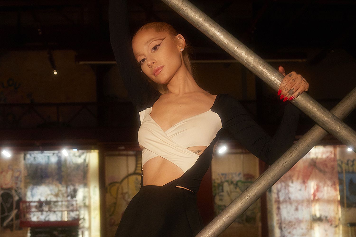 Ariana Grande's Stunning Hair And Tattoo Transformation: Professional Help? Ariana Grande's Stunning Hair And Tattoo Transformation: Professional Help?