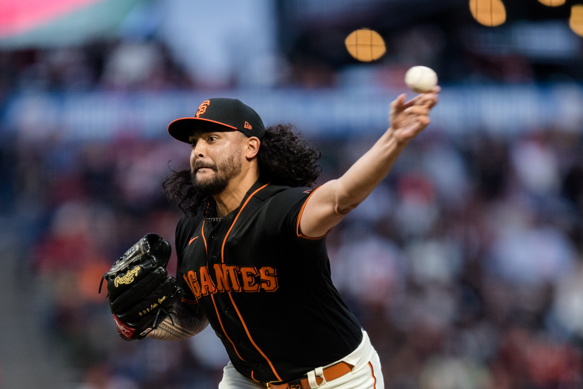 Flores And Lee Power Giants Past Brewers Flores And Lee Power Giants Past Brewers