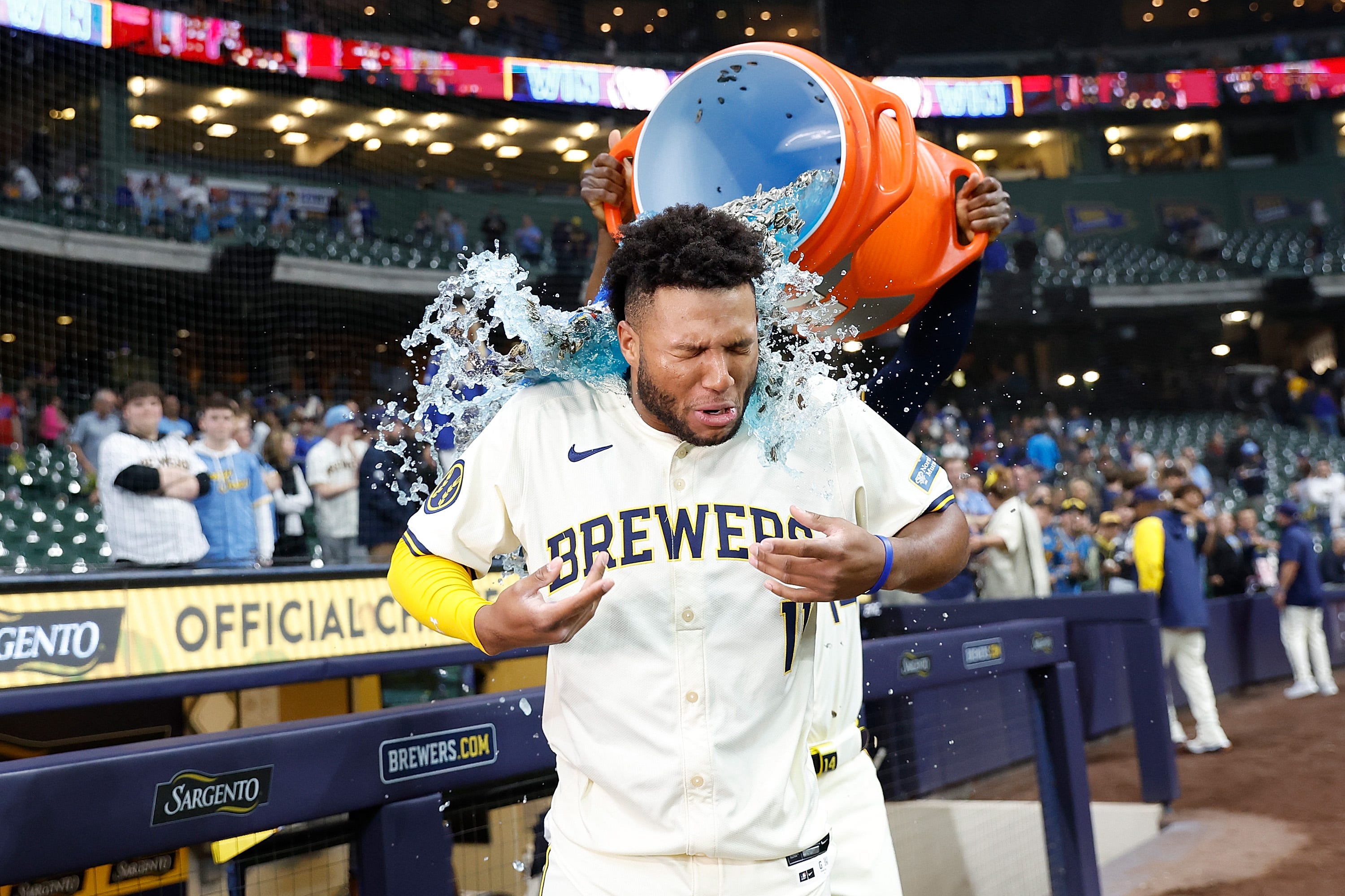 Jackson Chourio's Impressive Two-Homer Game: Brewers Dominate Reds 8-2 Jackson Chourio's Impressive Two-Homer Game: Brewers Dominate Reds 8-2