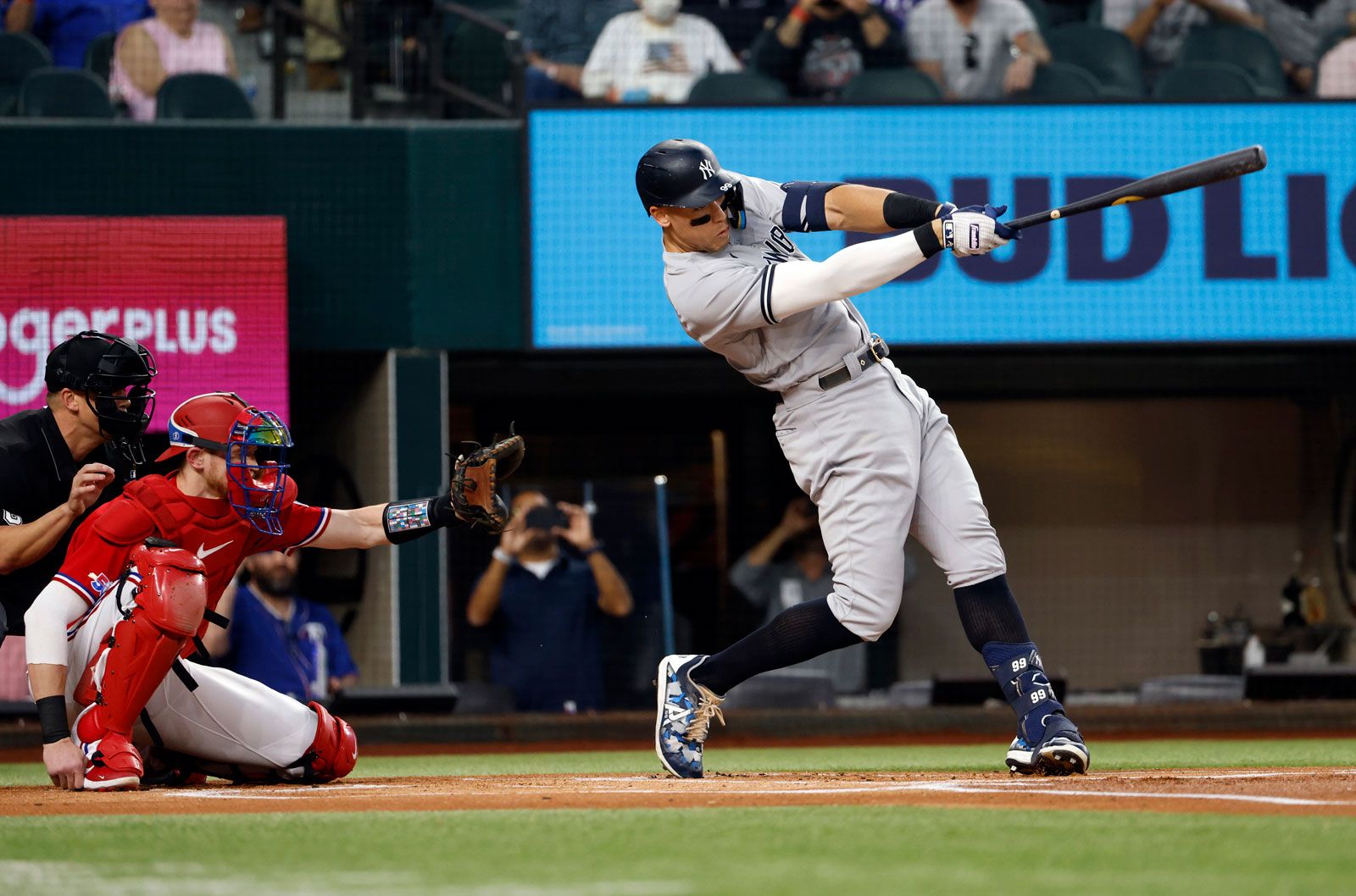 Yankees' 2025 Opening: Nine Home Runs, Judge's Historic Performance Yankees' 2025 Opening: Nine Home Runs, Judge's Historic Performance